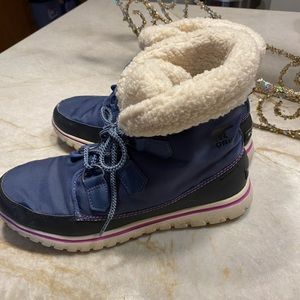 Women’s Sorel ankle winter boots